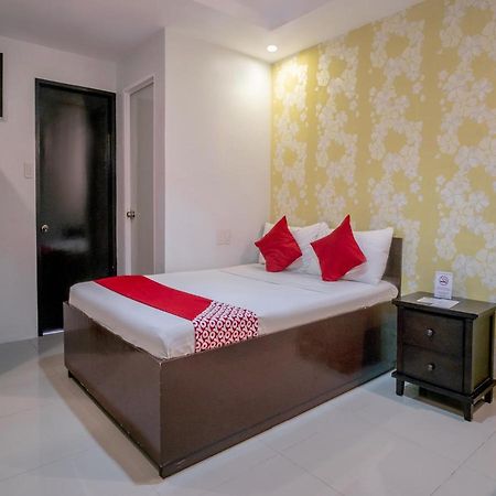 Oyo 697 Obrero Suites Davao Exterior photo