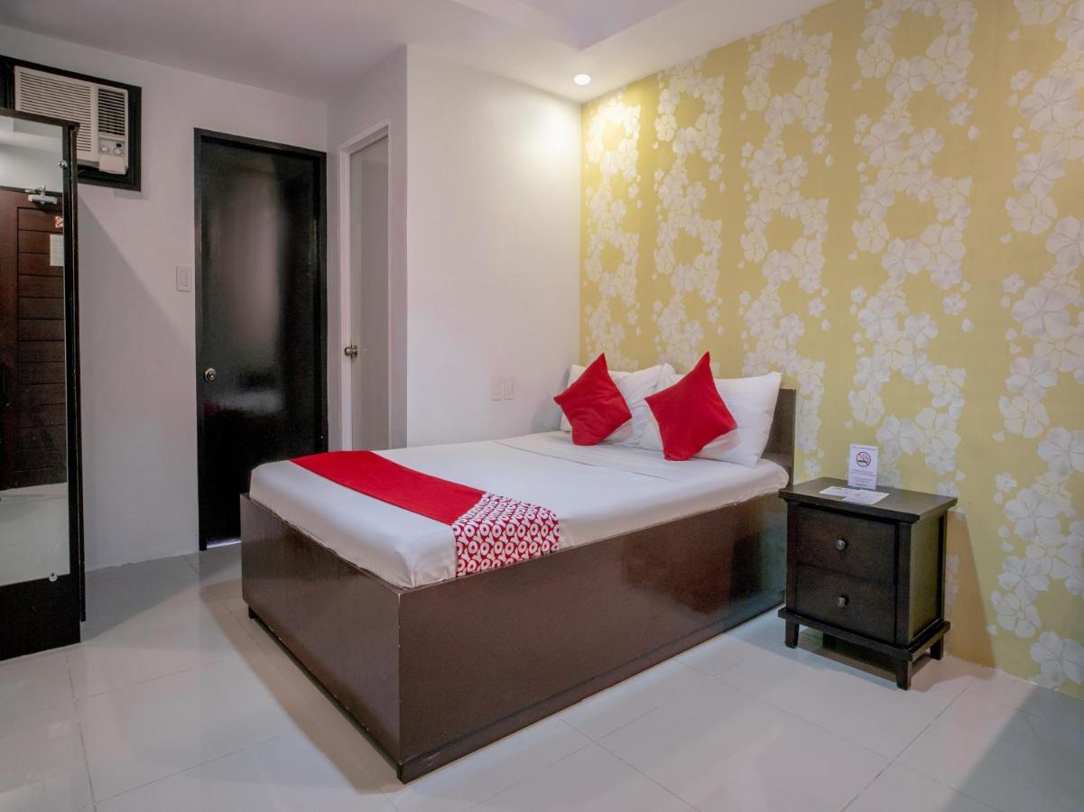 Oyo 697 Obrero Suites Davao Exterior photo